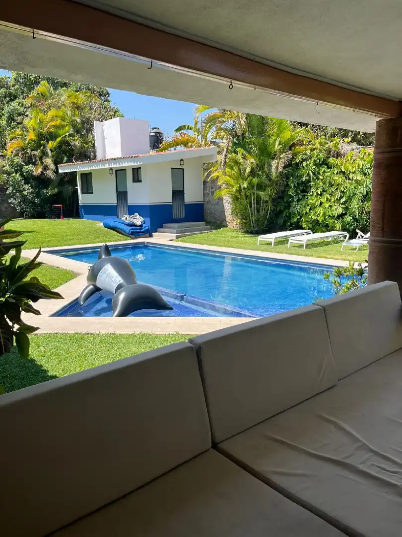 Confortable y Excelente casa en Mazatepec, Morelos, un solo nivel, 5 recamaras, 3 baños, alberca