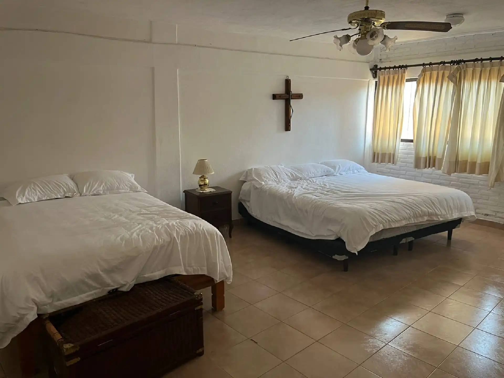Confortable y Excelente casa en Mazatepec, Morelos, un solo nivel, 5 recamaras, 3 baños, alberca