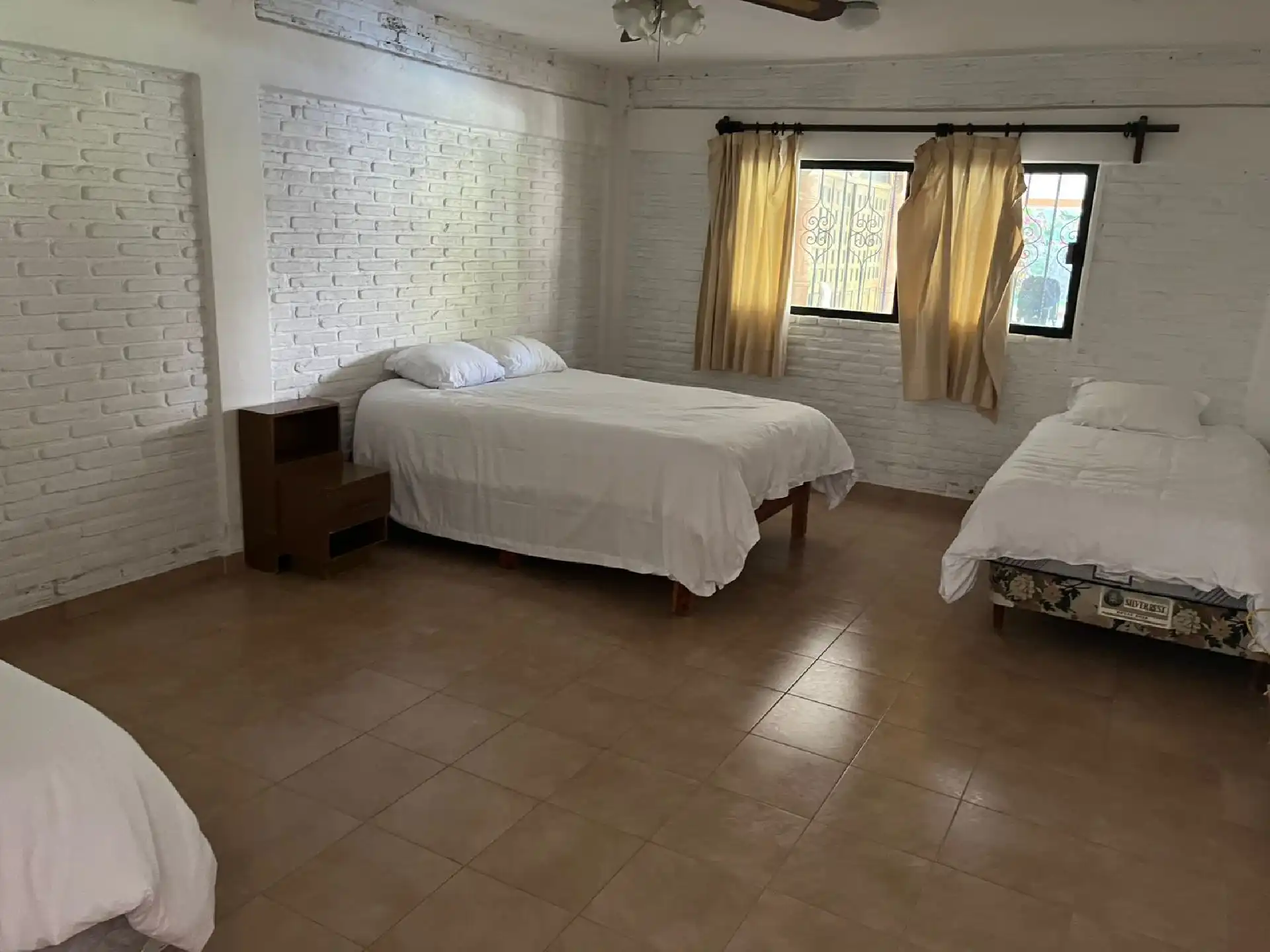 Confortable y Excelente casa en Mazatepec, Morelos, un solo nivel, 5 recamaras, 3 baños, alberca