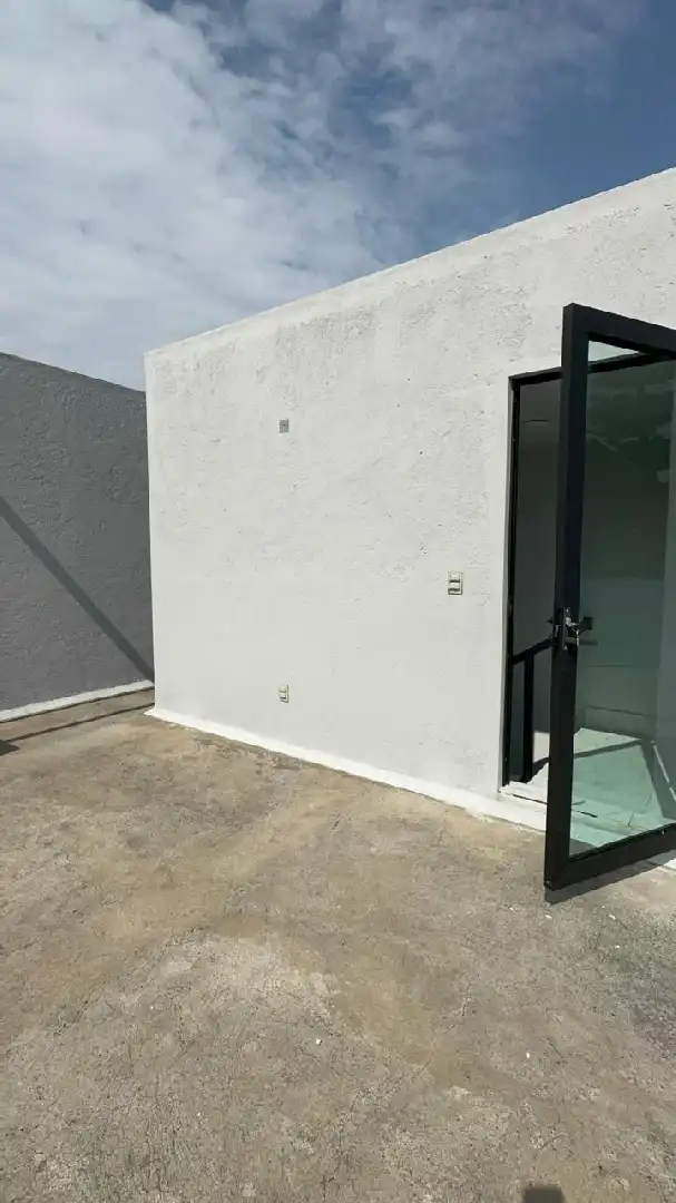 Preciosa casa en Burgos, fraccionamiento con seguridad 24/7. 4 rec, 4 baños, 2 medios baños, alberca