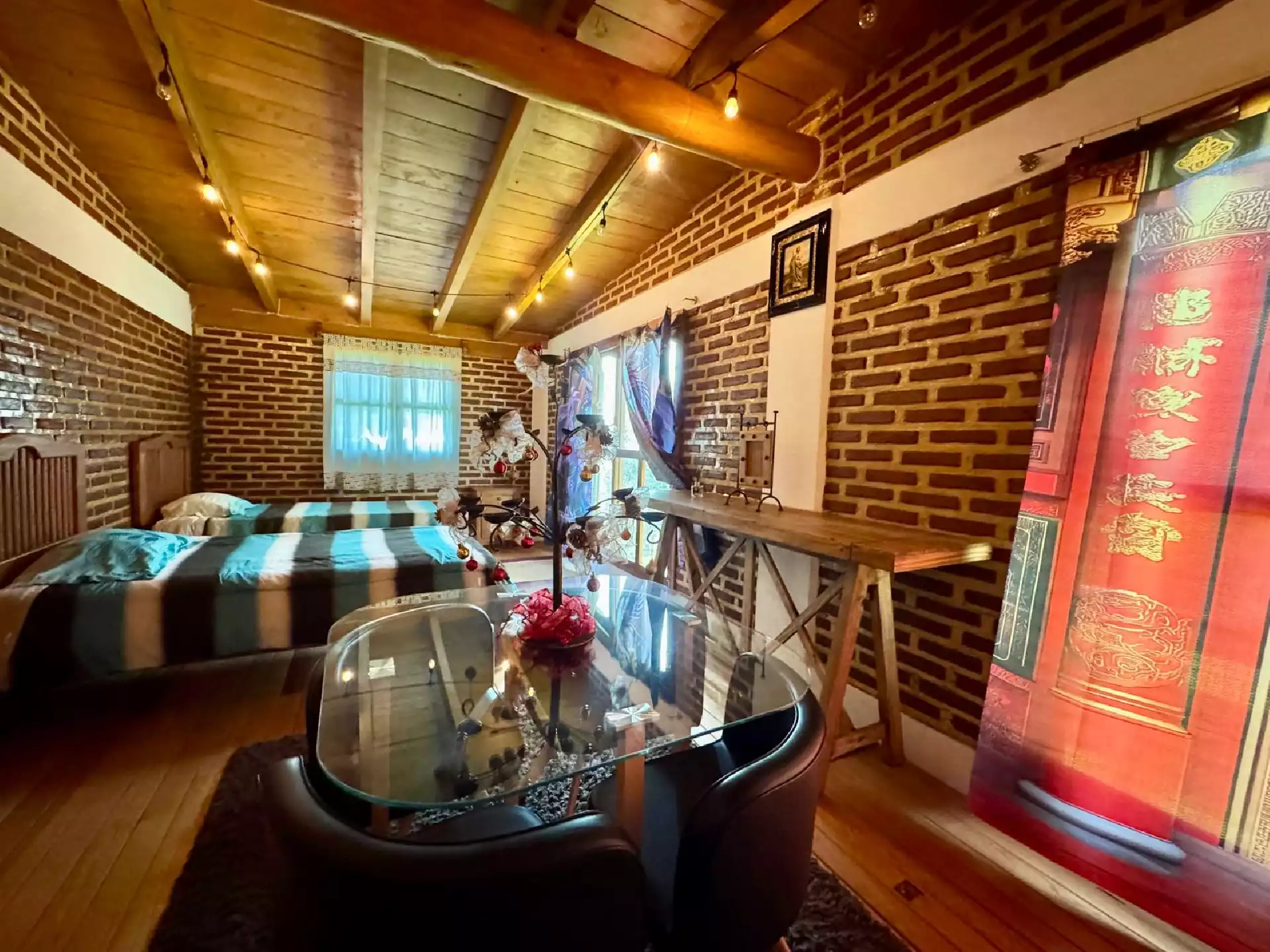 Hermosa casa norte de Cuernavaca, exclusiva zona boscosa sobre la carretera libre Cuernavaca–CDMX,