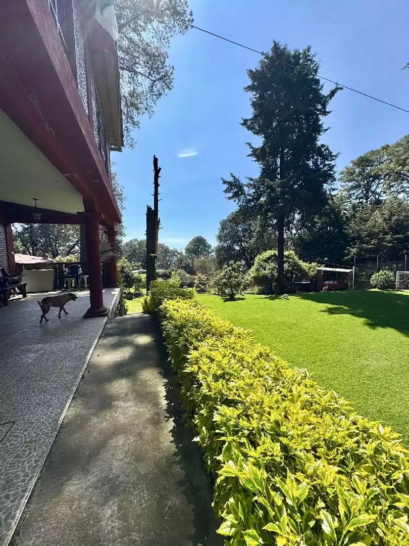 Hermosa casa norte de Cuernavaca, exclusiva zona boscosa sobre la carretera libre Cuernavaca–CDMX,