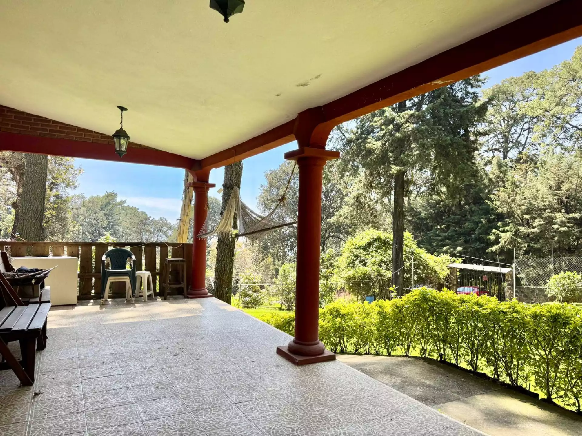 Hermosa casa norte de Cuernavaca, exclusiva zona boscosa sobre la carretera libre Cuernavaca–CDMX,