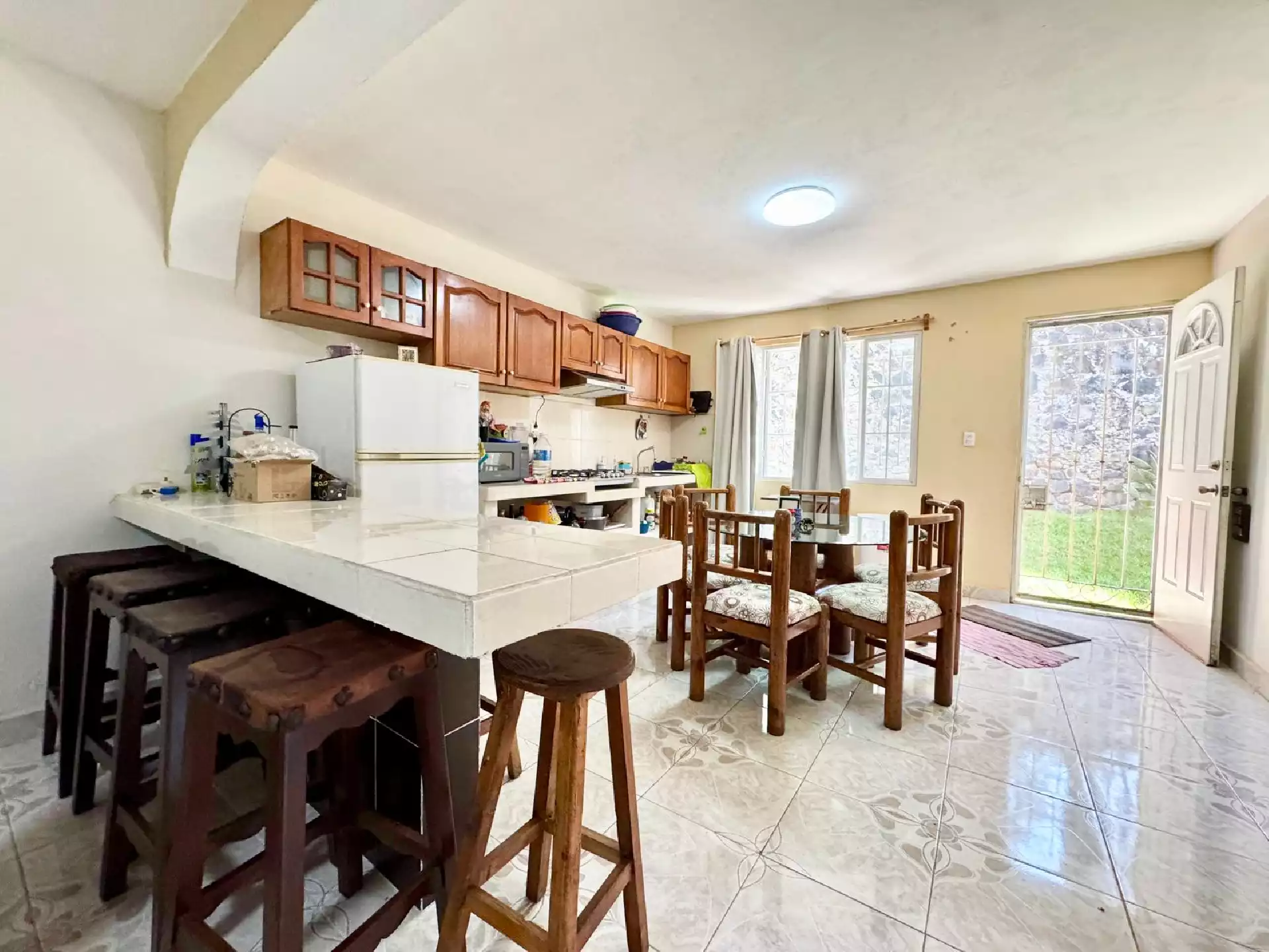 Hermosa casa norte de Cuernavaca, exclusiva zona boscosa sobre la carretera libre Cuernavaca–CDMX,