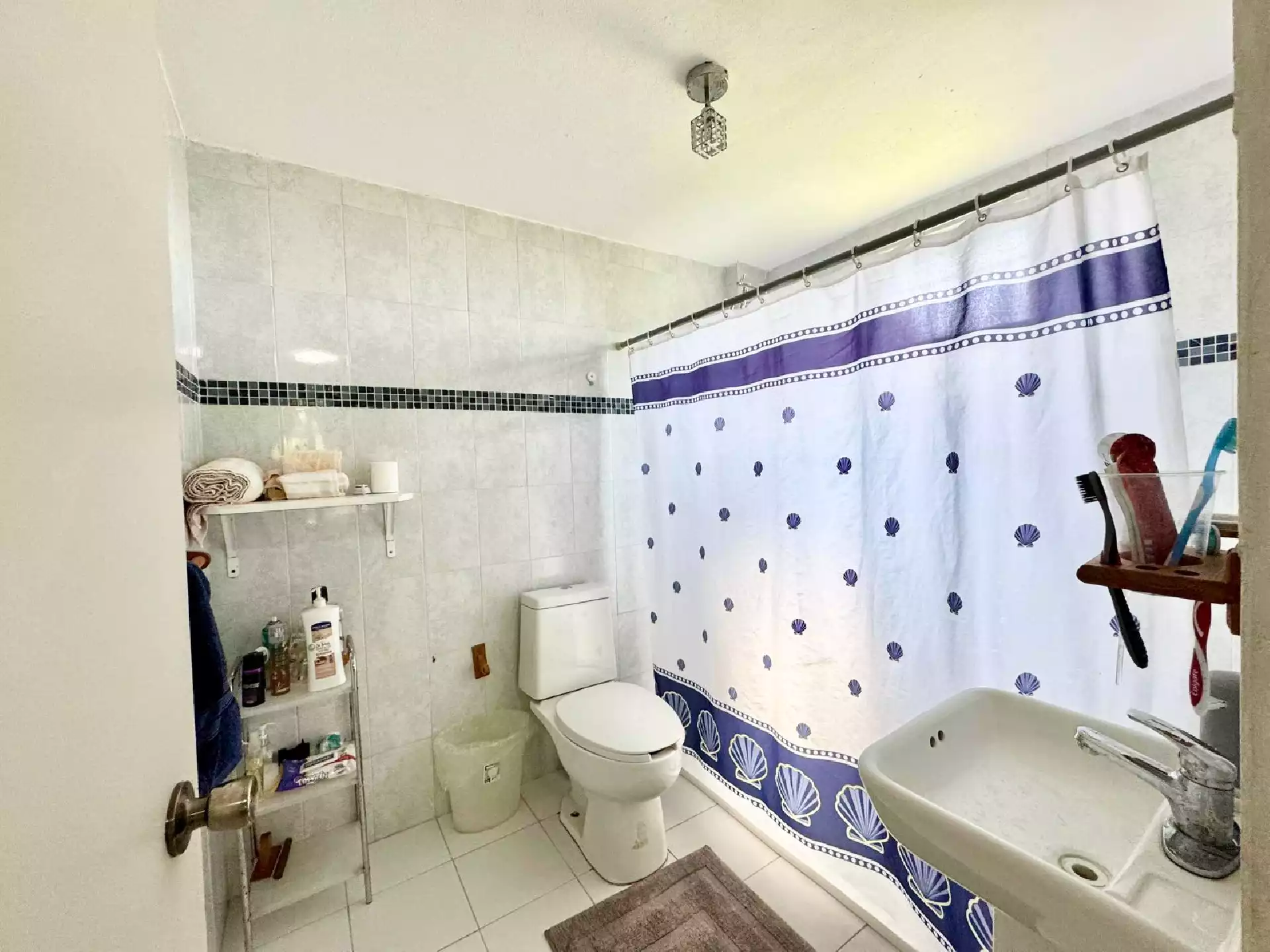Hermosa casa norte de Cuernavaca, exclusiva zona boscosa sobre la carretera libre Cuernavaca–CDMX,