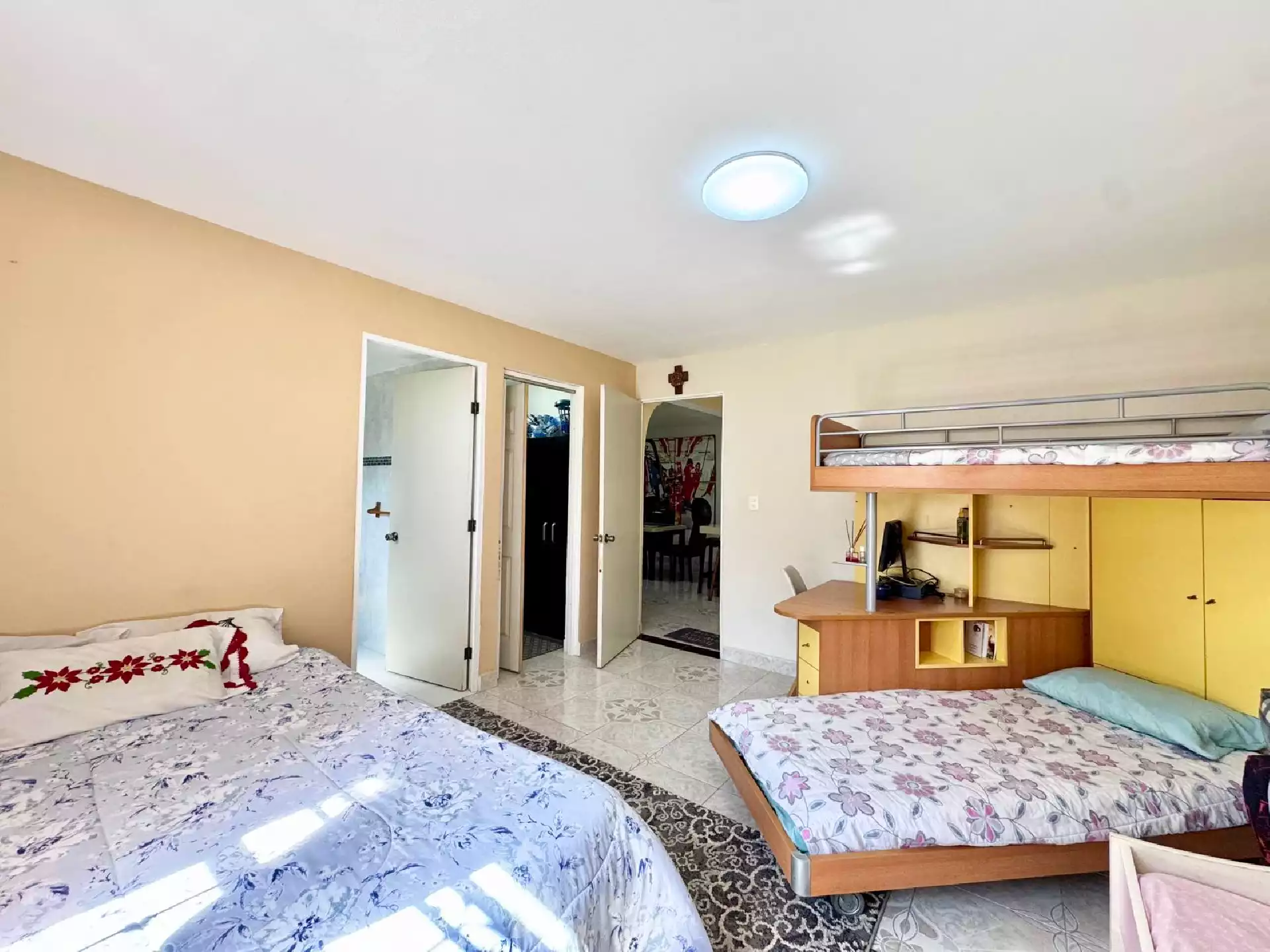 Hermosa casa norte de Cuernavaca, exclusiva zona boscosa sobre la carretera libre Cuernavaca–CDMX,