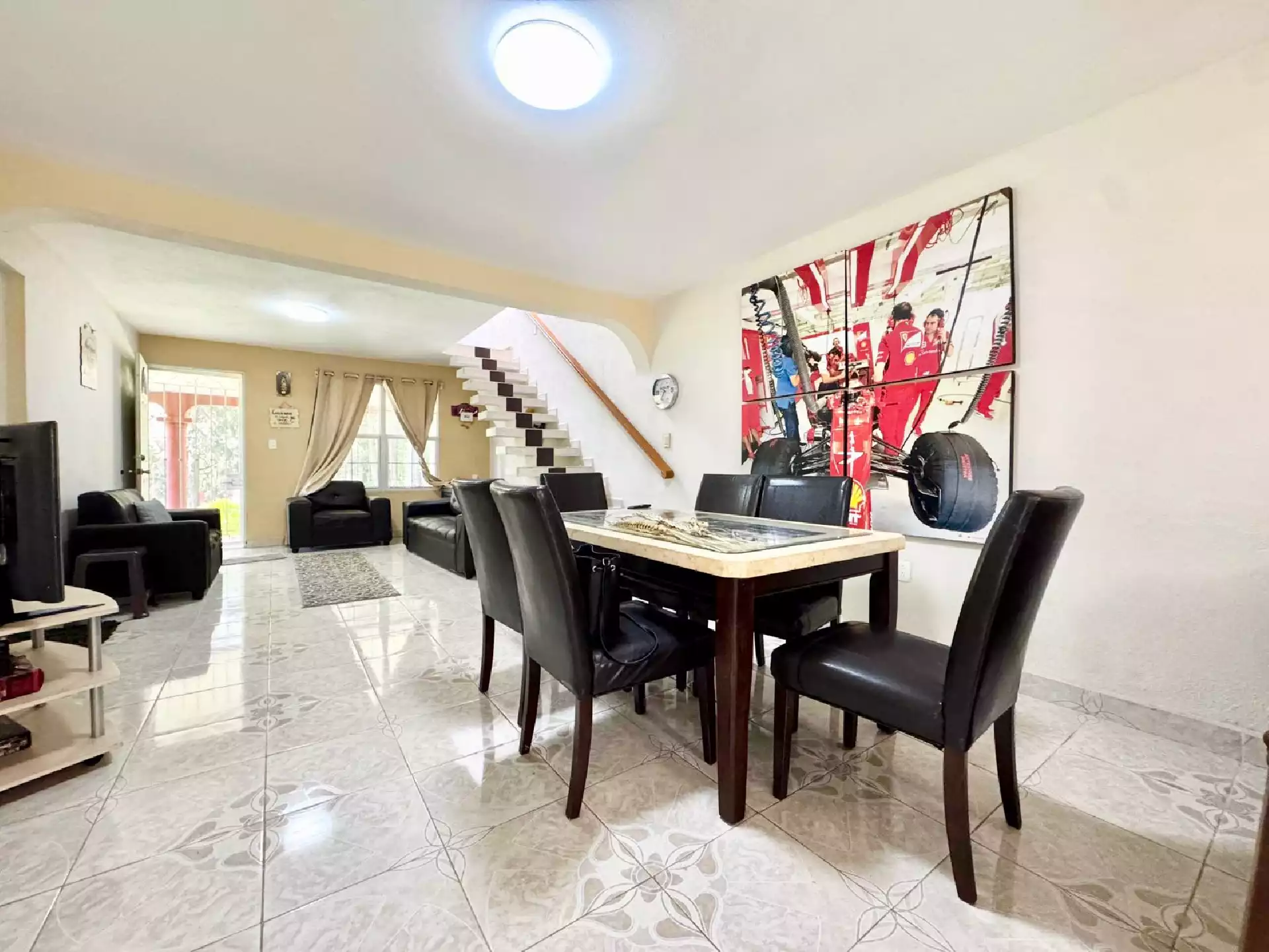 Hermosa casa norte de Cuernavaca, exclusiva zona boscosa sobre la carretera libre Cuernavaca–CDMX,