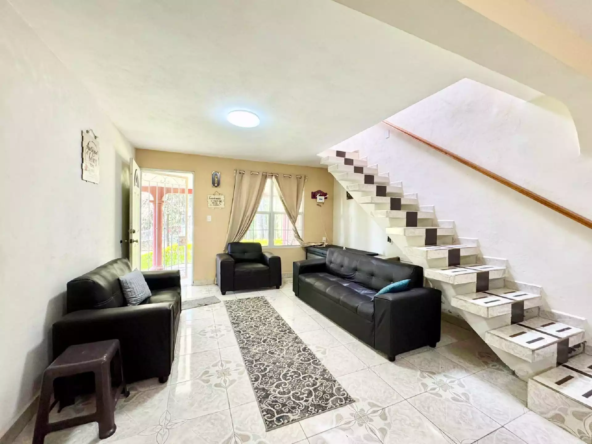 Hermosa casa norte de Cuernavaca, exclusiva zona boscosa sobre la carretera libre Cuernavaca–CDMX,