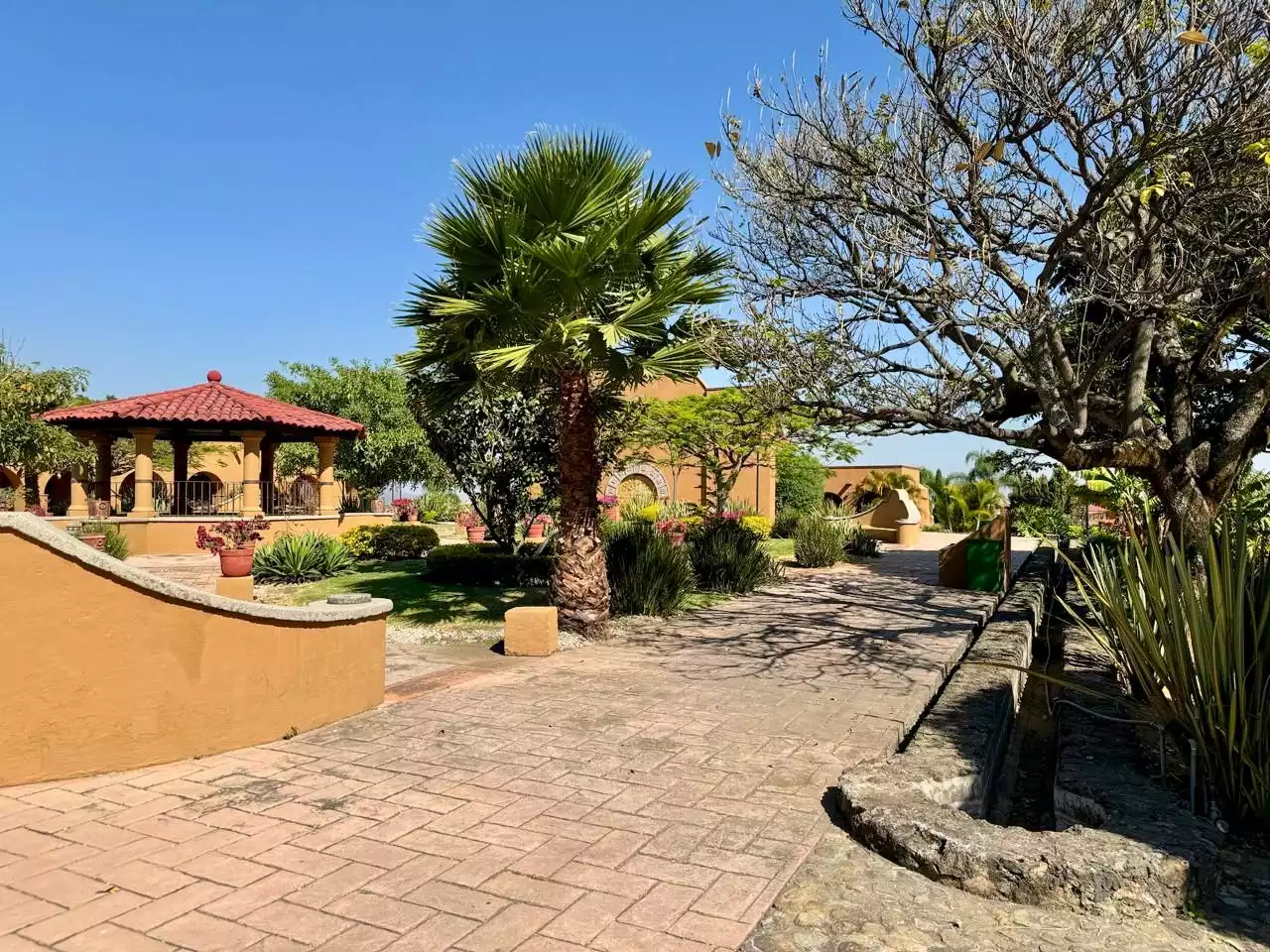 Magnífico terreno ubicado en fraccionamiento exclusivo al Norte de Cuernavaca