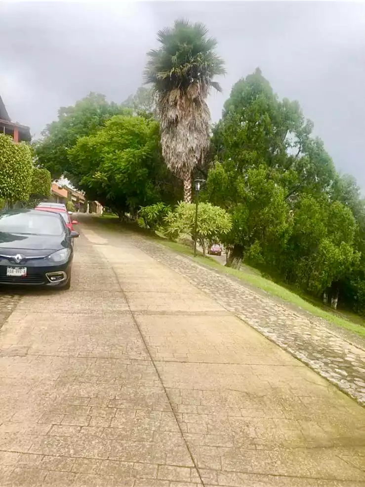 Magnífico terreno ubicado en fraccionamiento exclusivo al Norte de Cuernavaca