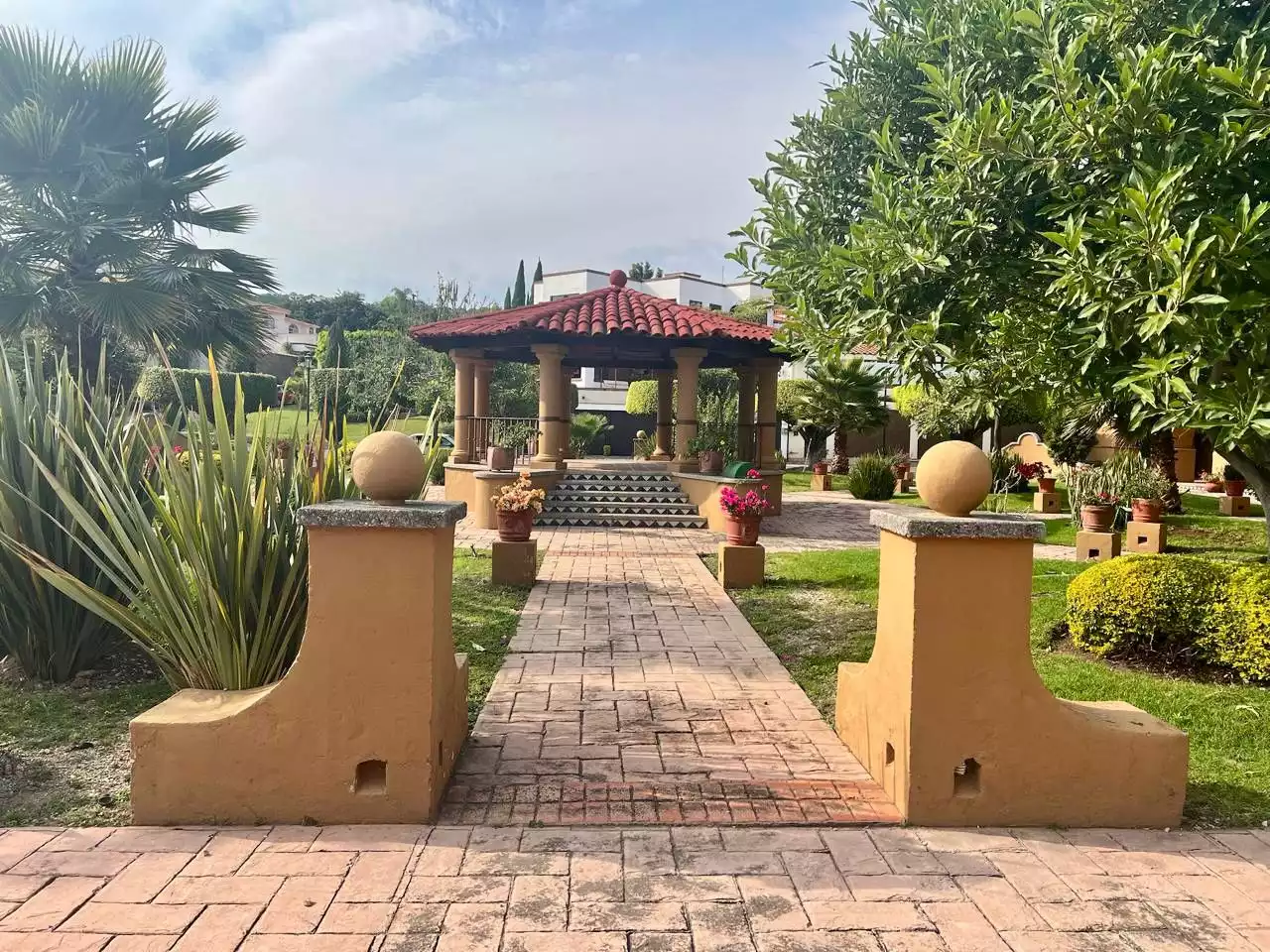 Magnífico terreno ubicado en fraccionamiento exclusivo al Norte de Cuernavaca