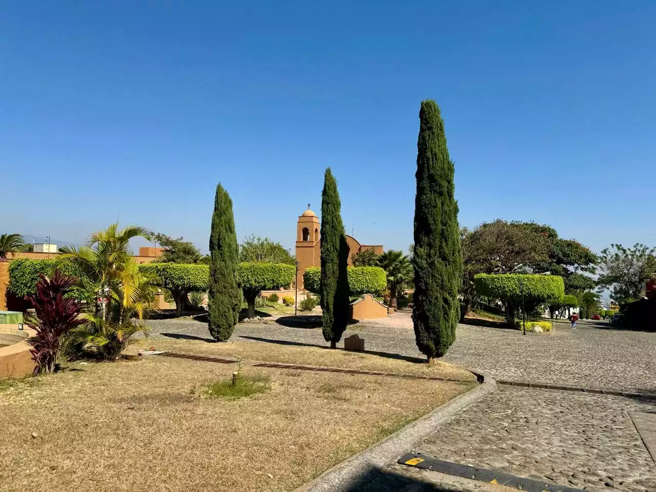 Magnífico terreno ubicado en fraccionamiento exclusivo al Norte de Cuernavaca