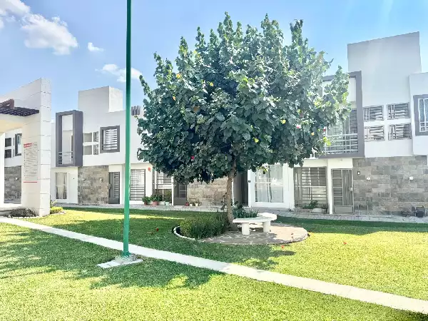 Hermosa casa en condominio al sur de Cuernavaca, fácil acceso a la carretera a la CDMX y a Acapulco.