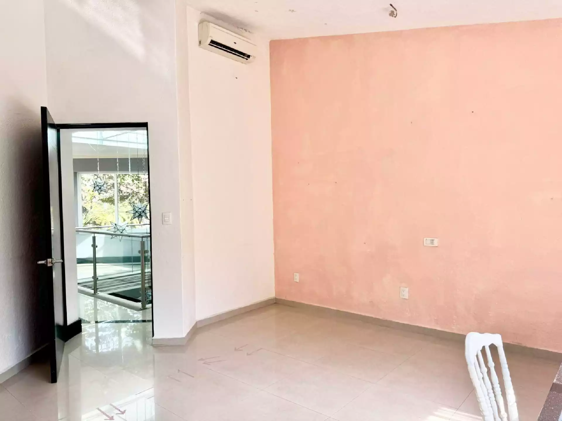 Hermosa residencia acabados de lujo fraccion vigilancia 24/7 en Palmira Tinguindin