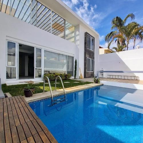 Residencia  en venta Minimalista en Jardines de Delicias