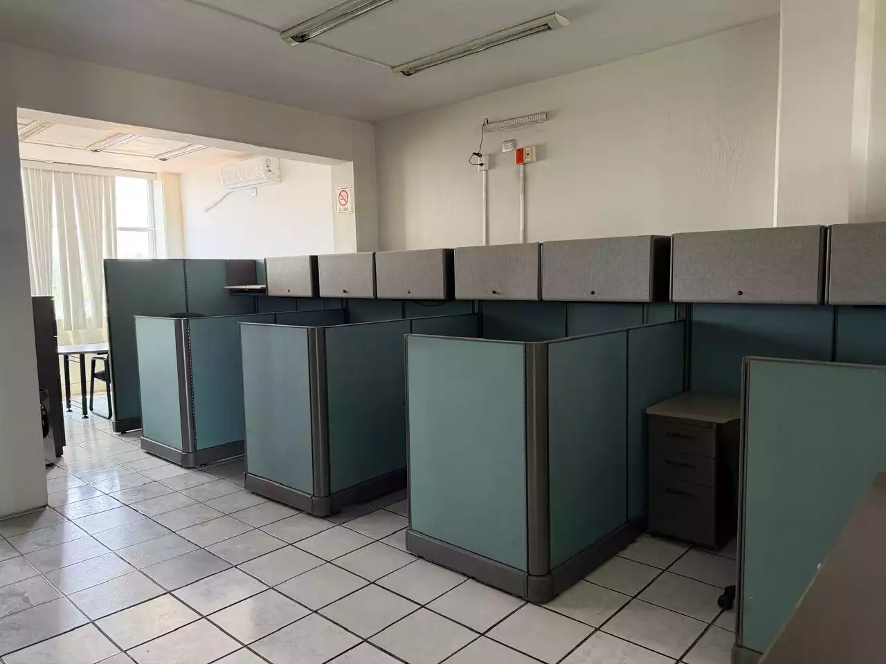 EDIFICIO  DE 3 NIVELES EN  RENTA O VENTA EN TEOPANZOLCO CUERNAVACA
