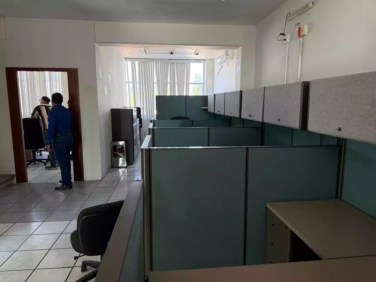EDIFICIO  DE 3 NIVELES EN  RENTA O VENTA EN TEOPANZOLCO CUERNAVACA