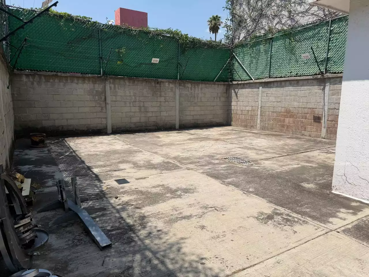 EDIFICIO  DE 3 NIVELES EN  RENTA O VENTA EN TEOPANZOLCO CUERNAVACA
