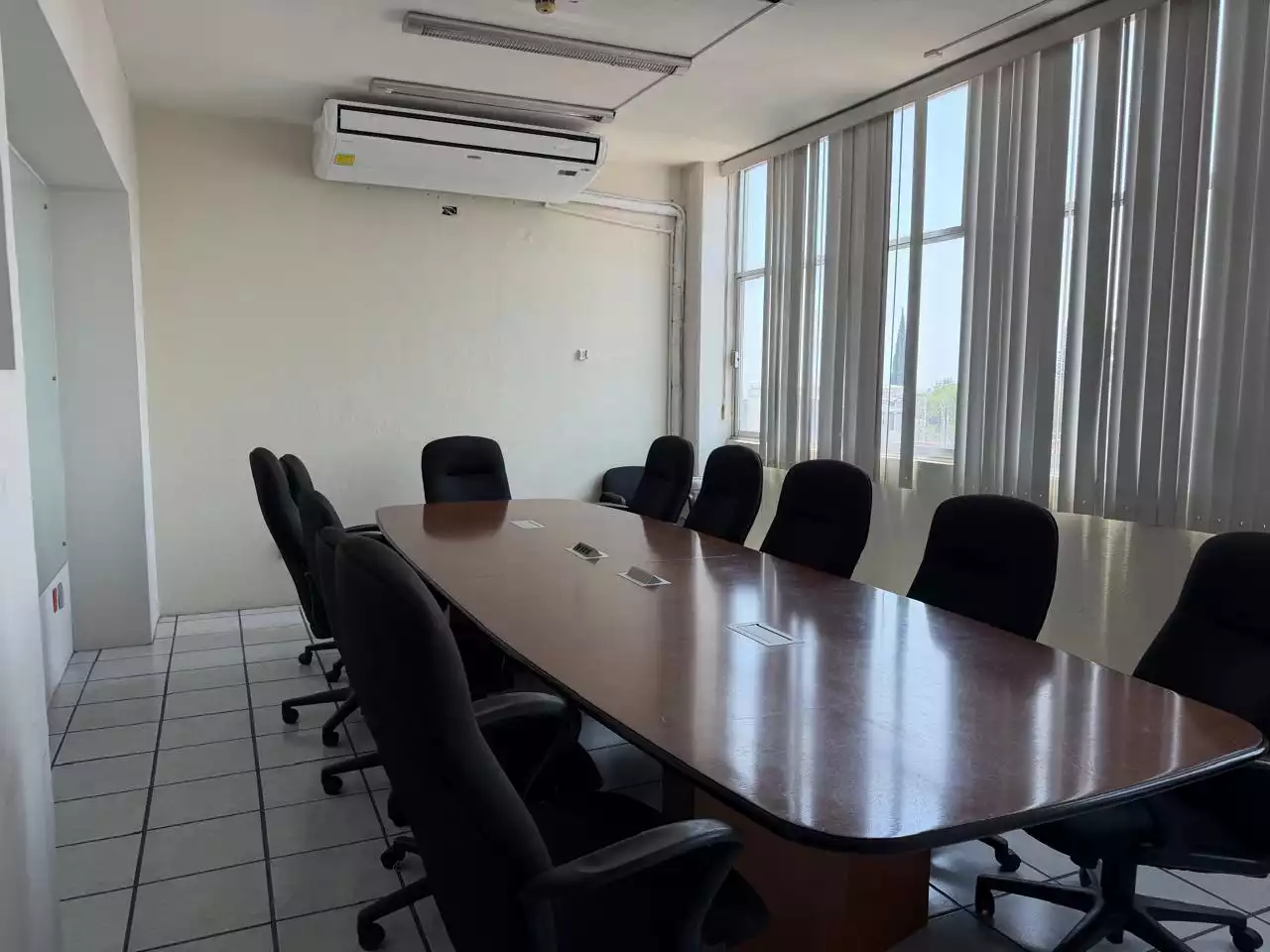 EDIFICIO  DE 3 NIVELES EN  RENTA O VENTA EN TEOPANZOLCO CUERNAVACA
