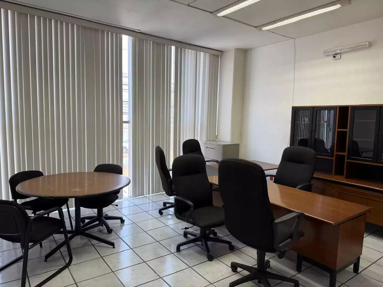 EDIFICIO  DE 3 NIVELES EN  RENTA O VENTA EN TEOPANZOLCO CUERNAVACA