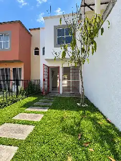 CASA EN VENTA EN FRACCIONAMIENTO PASEOS DEL RIO ZAPATA MORELOS