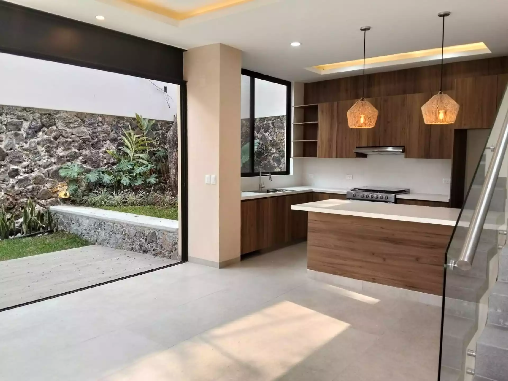 CASA FRACC. LOMAS MIRADOR, CUERNAVACA, MOR. 