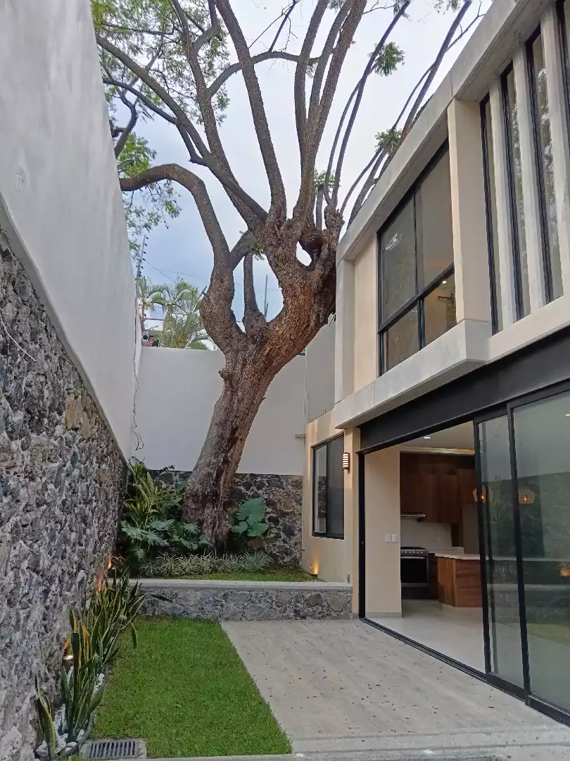CASA FRACC. LOMAS MIRADOR, CUERNAVACA, MOR. 