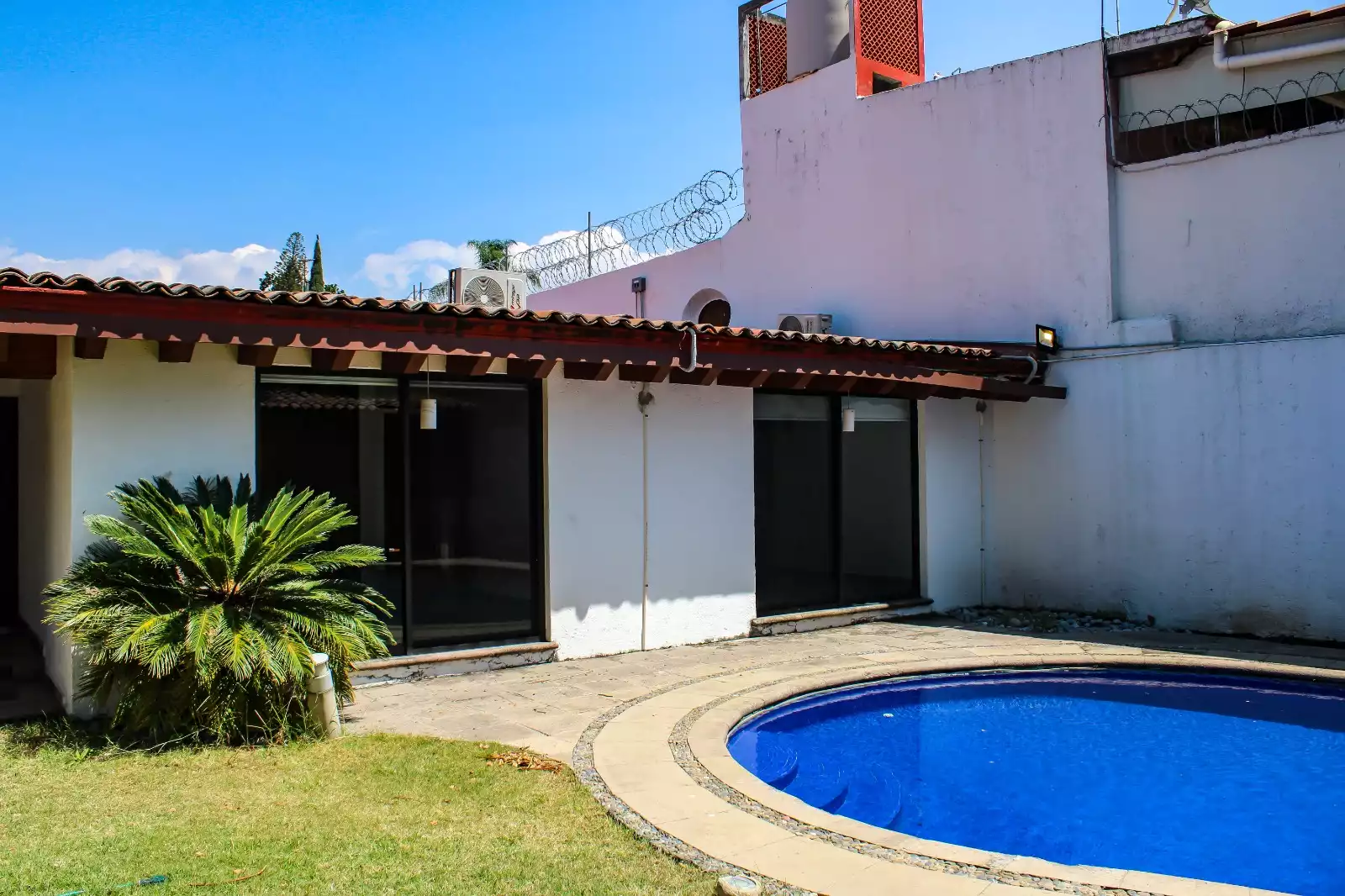 CASA EN RENTA Y VENTA – UNA SOLA PLANTA EN VISTA HERMOSA, CUERNAVACA.