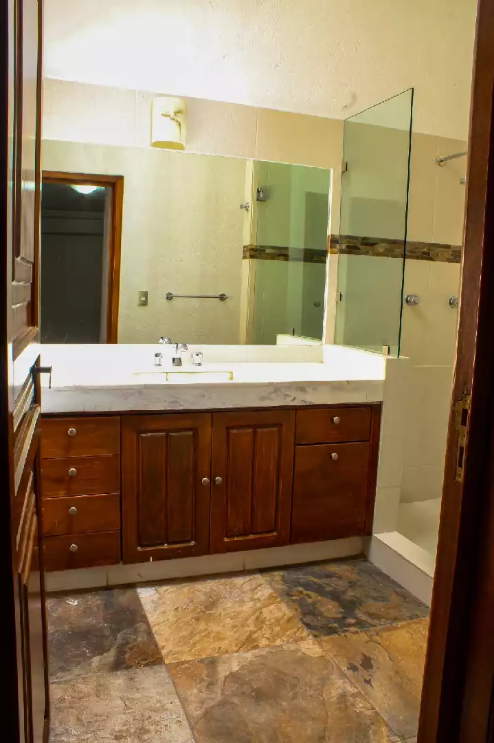 CASA EN RENTA Y VENTA – UNA SOLA PLANTA EN VISTA HERMOSA, CUERNAVACA.
