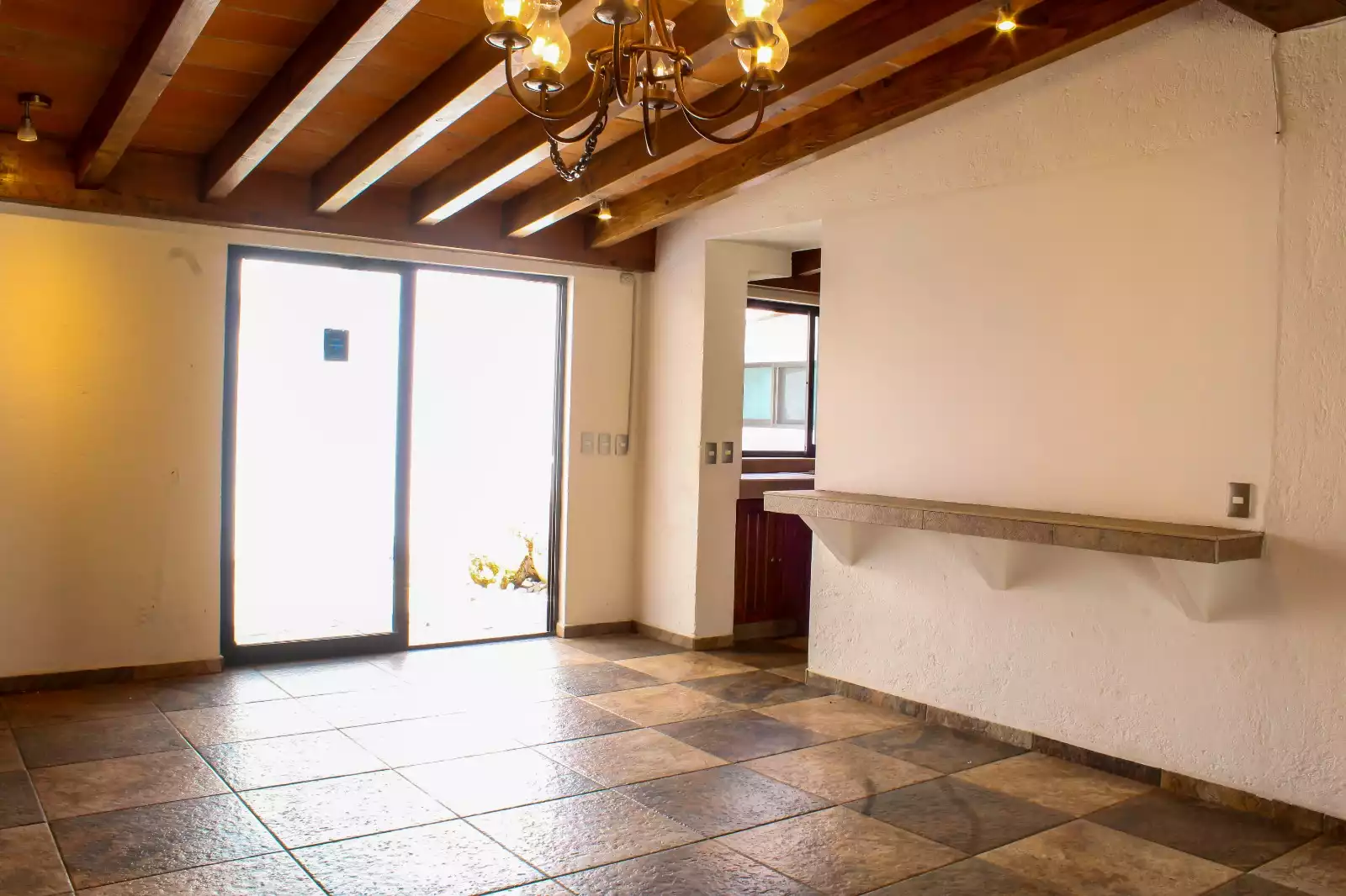 CASA EN RENTA Y VENTA – UNA SOLA PLANTA EN VISTA HERMOSA, CUERNAVACA.