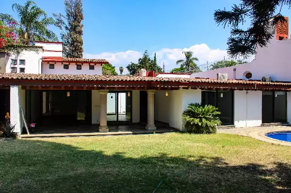 CASA EN RENTA Y VENTA – UNA SOLA PLANTA EN VISTA HERMOSA, CUERNAVACA.
