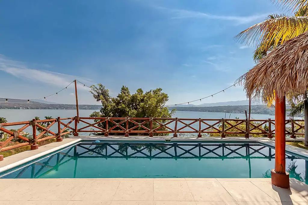 Maracaibo Tequesquitengo: Oportunidad de Inversión Ideal para Airbnb, Hotel u Hospedaje.