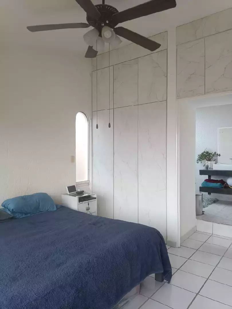 Ubicada al norte de Cuernavaca, Morelos, zona con clima fresco y agradable.
