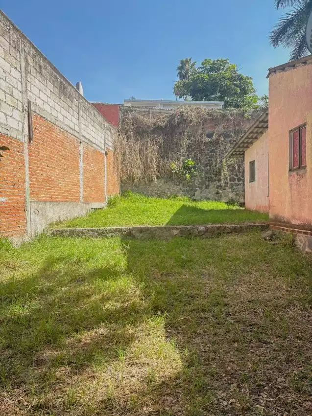 Terreno ubicado en Calle Alta Tensión, Colonia Cantarranas, Cuernavaca, Morelos.