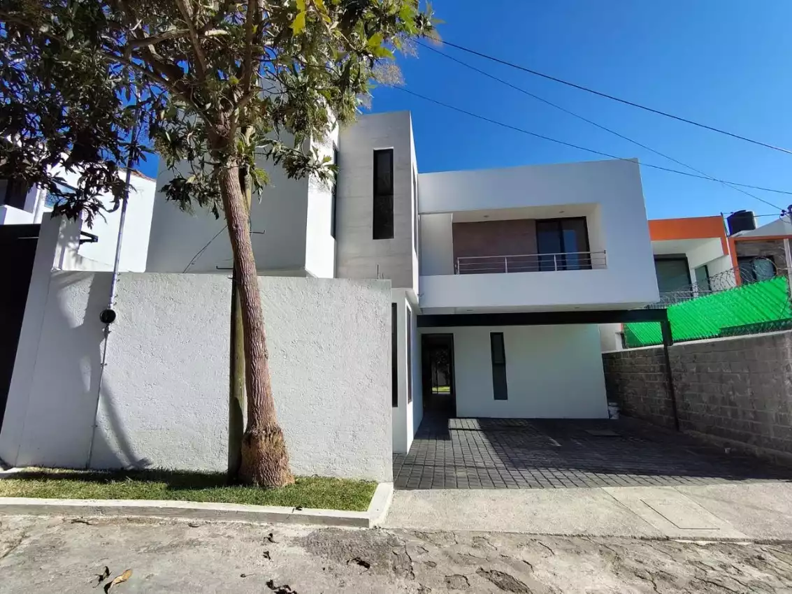 CASA EN VENTA EN RANCHO CORTES