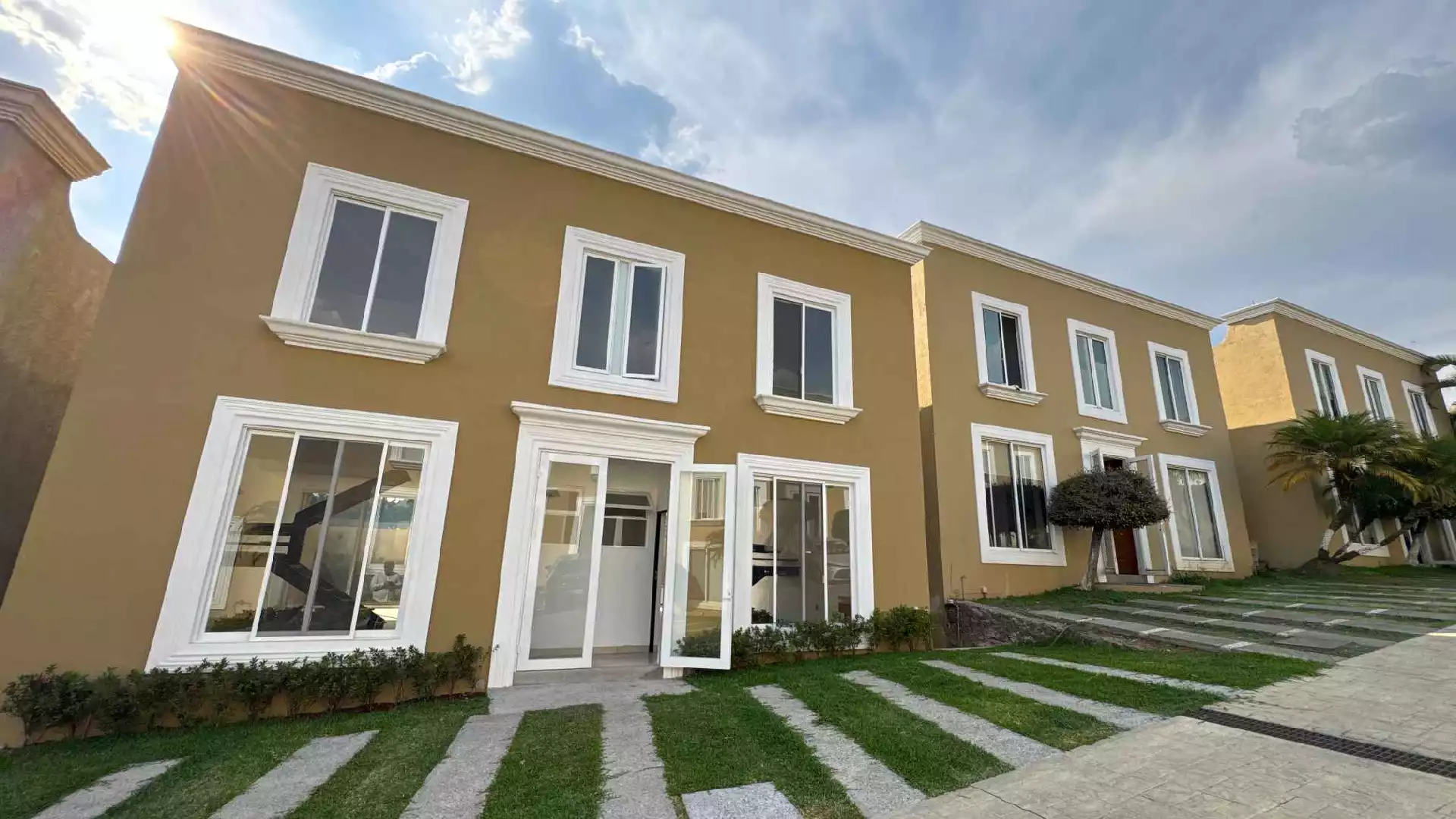 CASAS EN VENTA UBICADA  EN  CALLE NORUEGA,  LOMAS DE CORTÉS,  CUERNAVACA, MORELOS