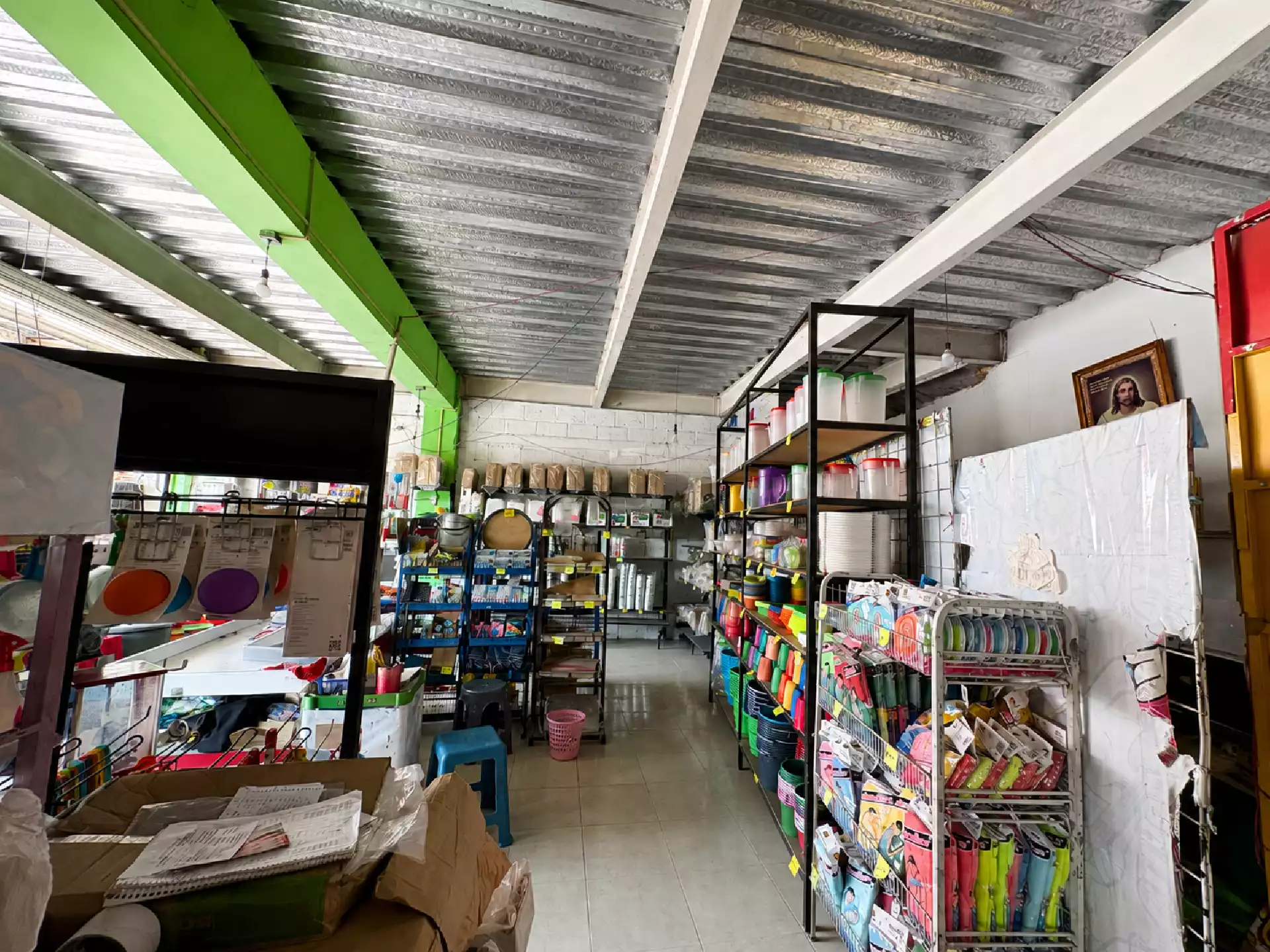 Inmueble comercial ubicado en la Col. Amatitlán, Cuernavaca, Morelos, Plaza Adolfo López Mateos.