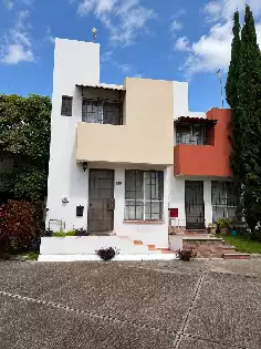 Casa en Fraccionamiento Valparaíso ( Cerca del  Walmart de Emiliano Zapata).
