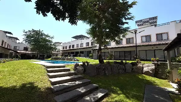 VENTA CASA CON ALBERCA