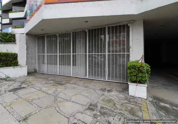 RENTA DE LOCAL COMERCIAL SOBRE AVENIDA COMERCIAL clave LR748