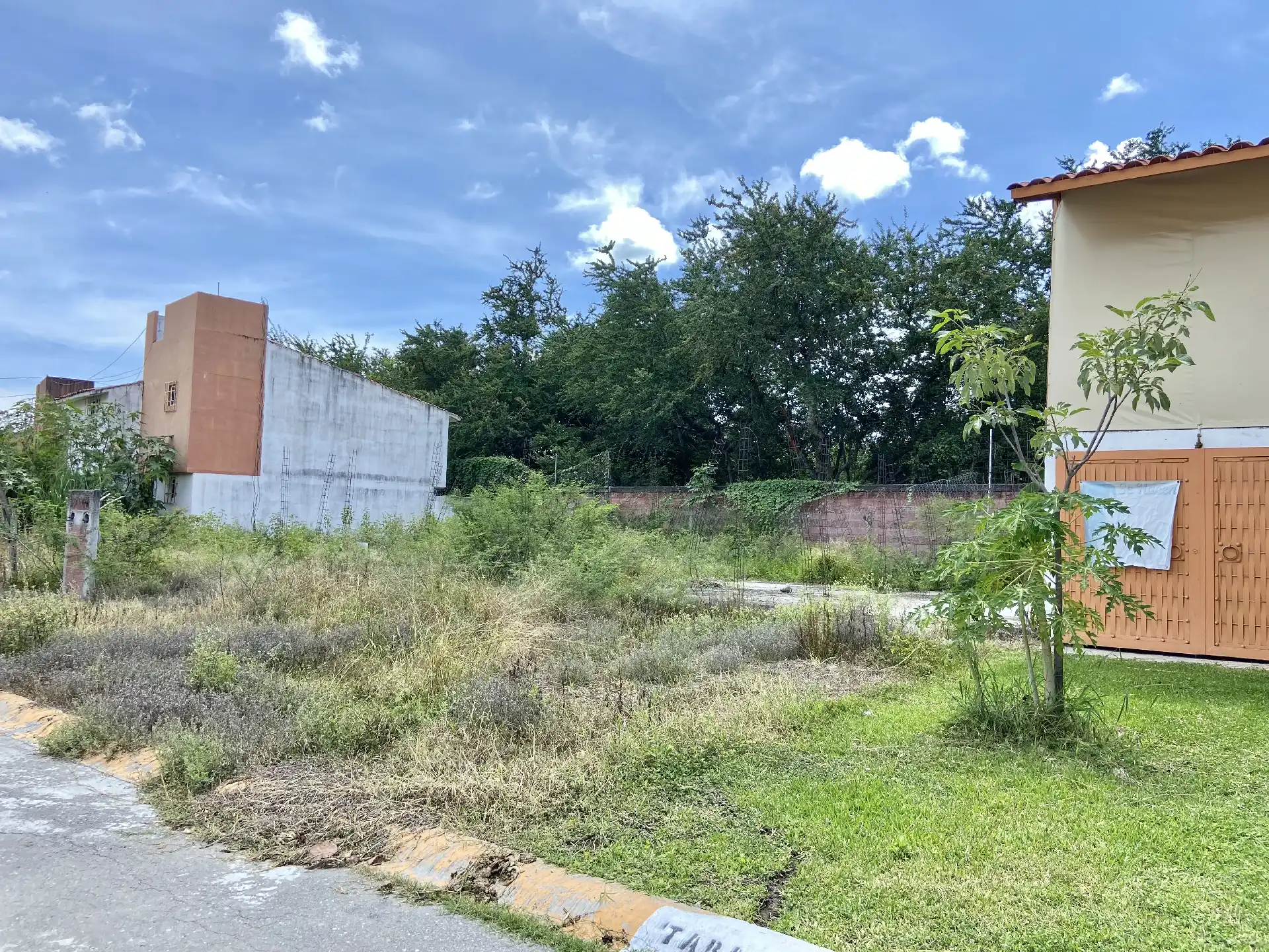 TERRENO EN VENTA EN CONDOMINIO EN XOCHITEPEC MORELOS