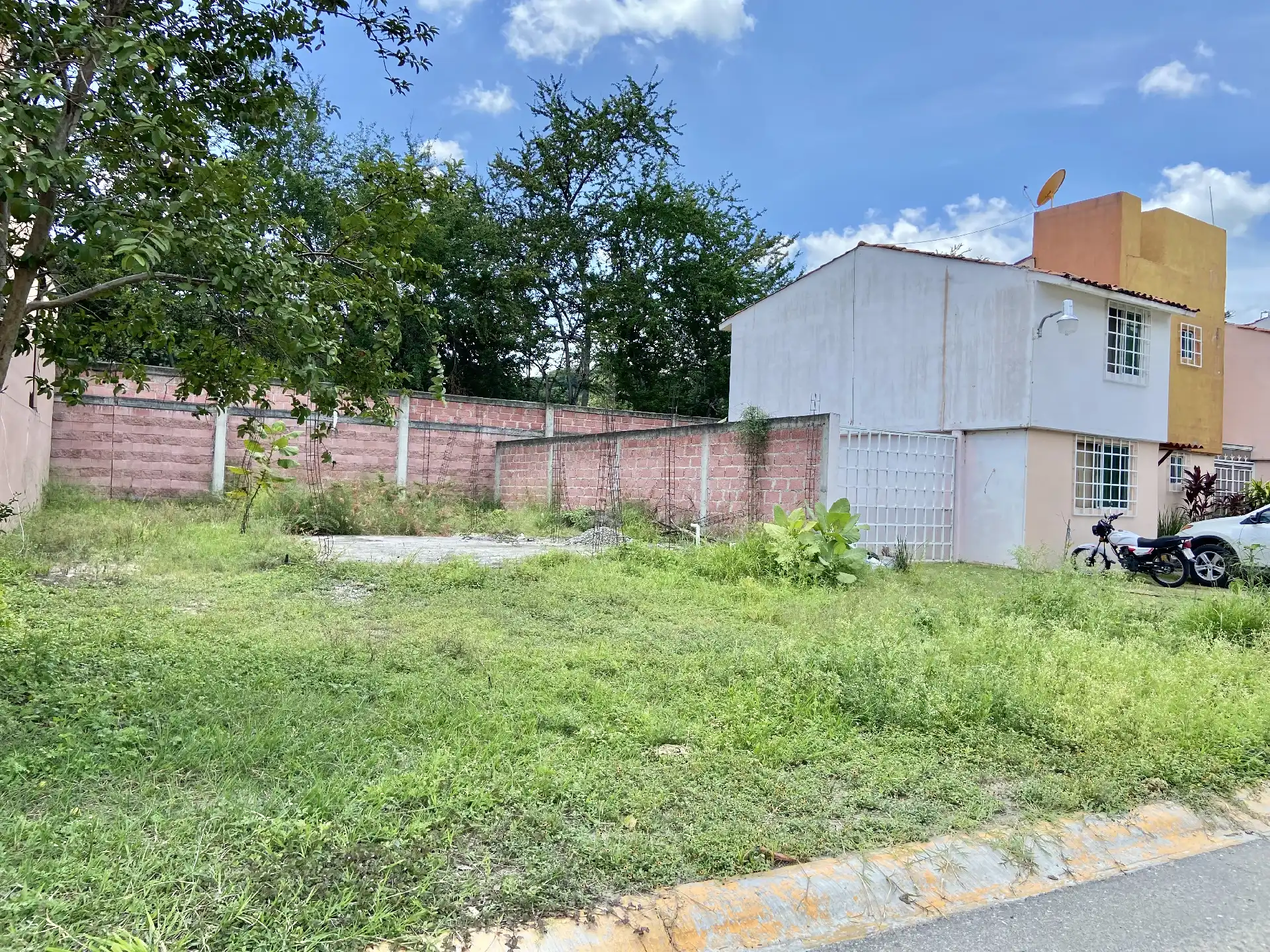 TERRENO EN VENTA EN CONDOMINIO EN XOCHITEPEC MORELOS