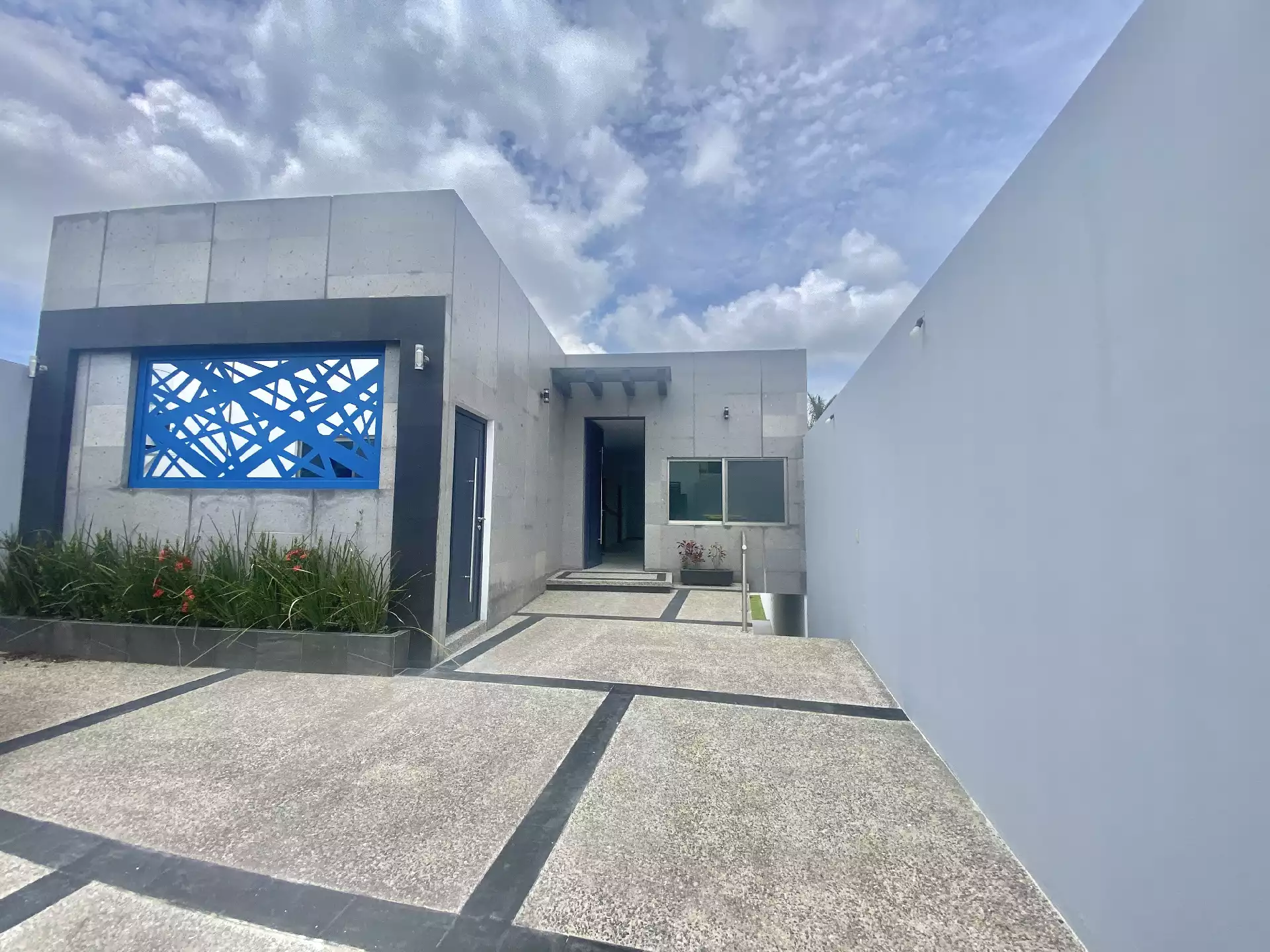 Casa en PREVENTA con Vigilancia en Fraccionamiento Burgos de Cuernavaca