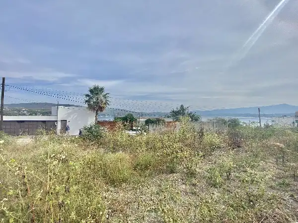 Terreno en Venta en Tequesquitengo con Vista al Lago