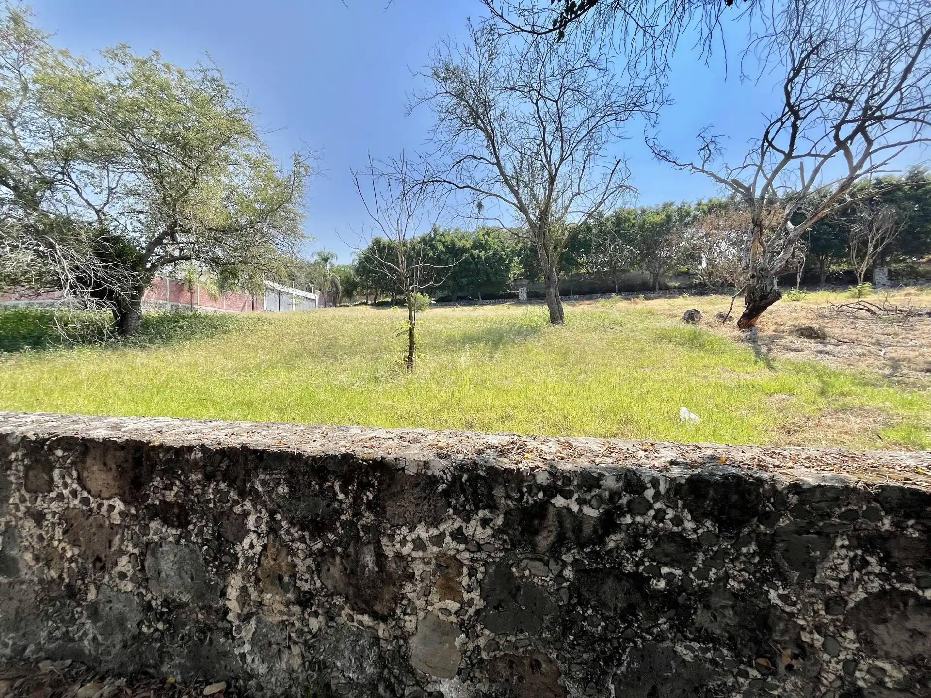 Terreno en venta en Fraccionamiento Real de Tezoyuca a 5 min del Tec de Monterrey Campus Cuernavaca