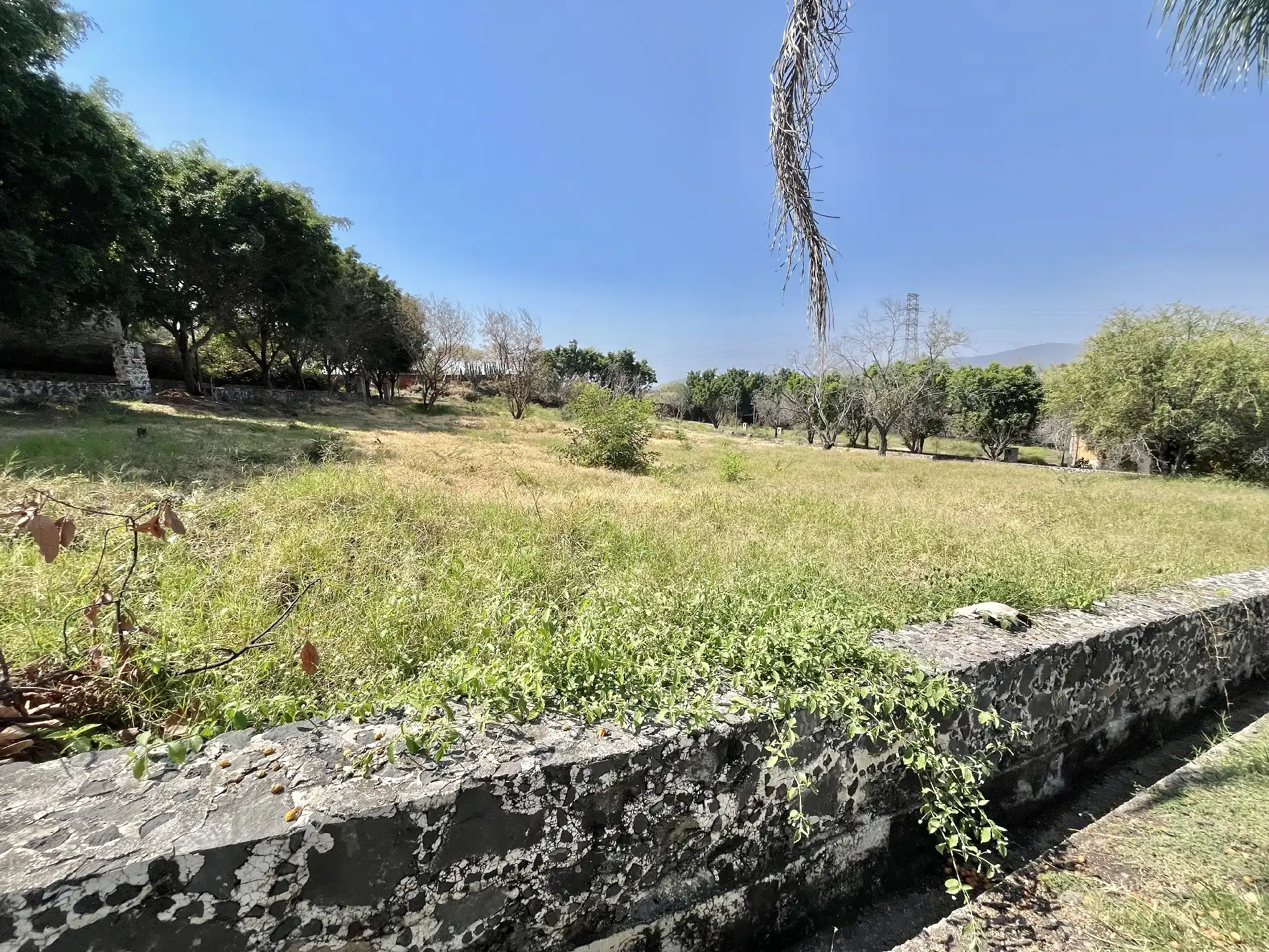 Terreno en venta en Fraccionamiento Real de Tezoyuca a 5 min del Tec de Monterrey Campus Cuernavaca