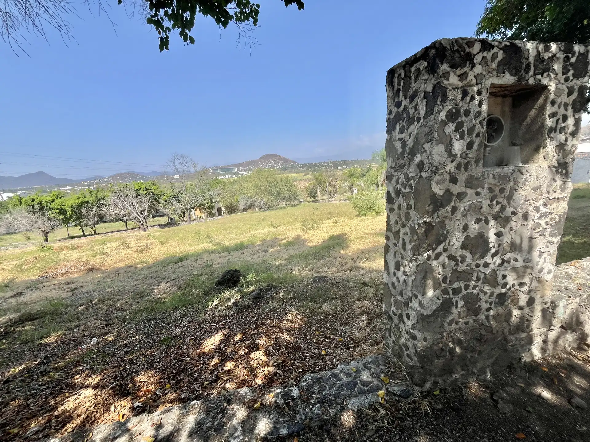 Terreno en venta en Fraccionamiento Real de Tezoyuca a 5 min del Tec de Monterrey Campus Cuernavaca