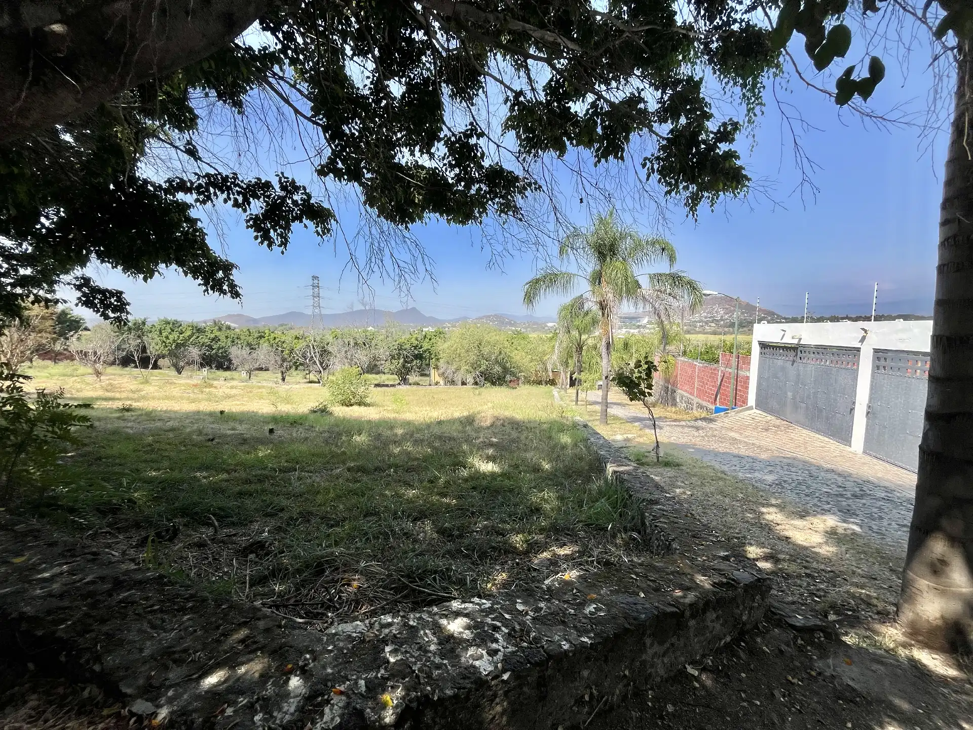 Terreno en venta en Fraccionamiento Real de Tezoyuca a 5 min del Tec de Monterrey Campus Cuernavaca