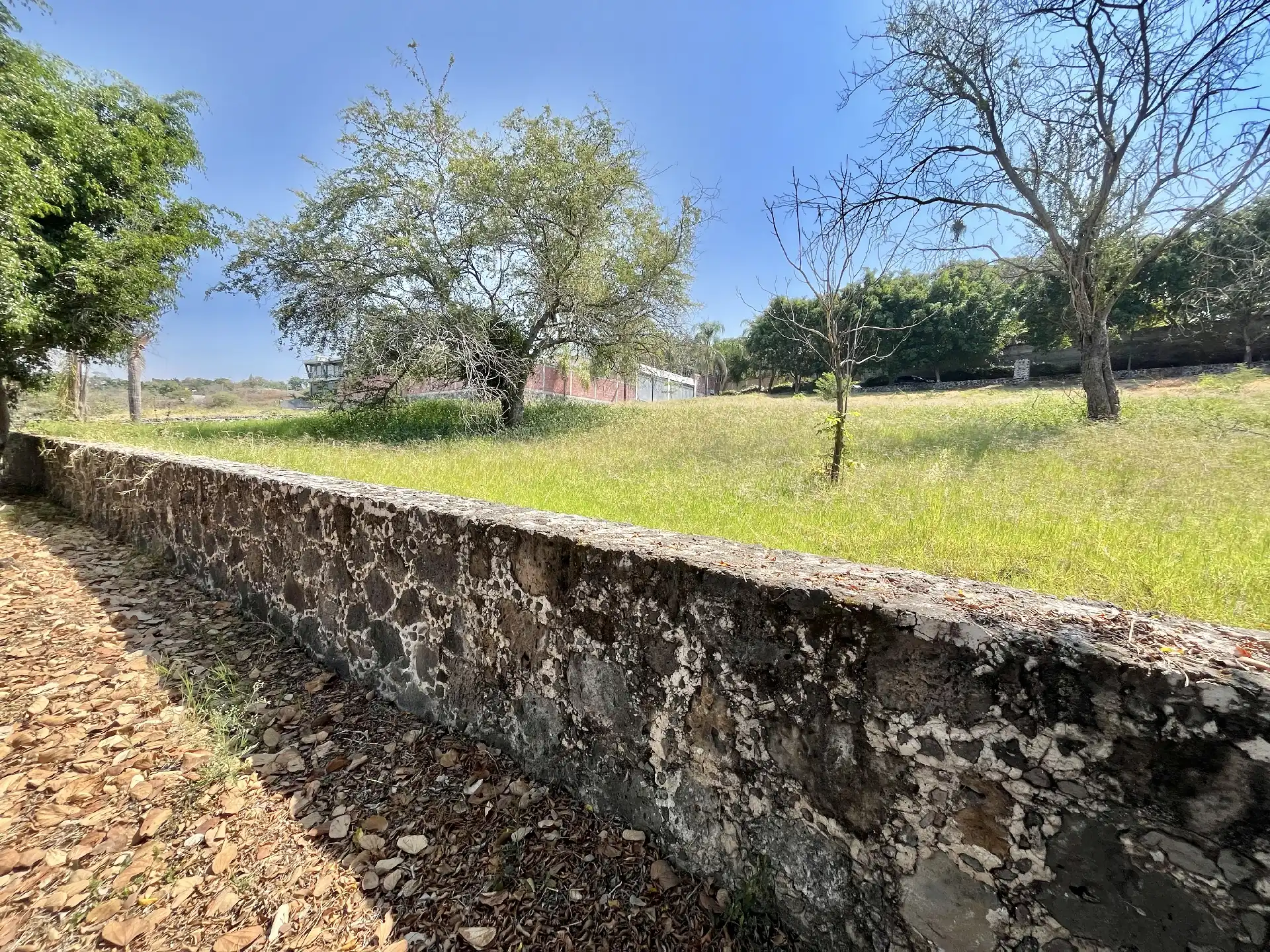 Terreno en venta en Fraccionamiento Real de Tezoyuca a 5 min del Tec de Monterrey Campus Cuernavaca