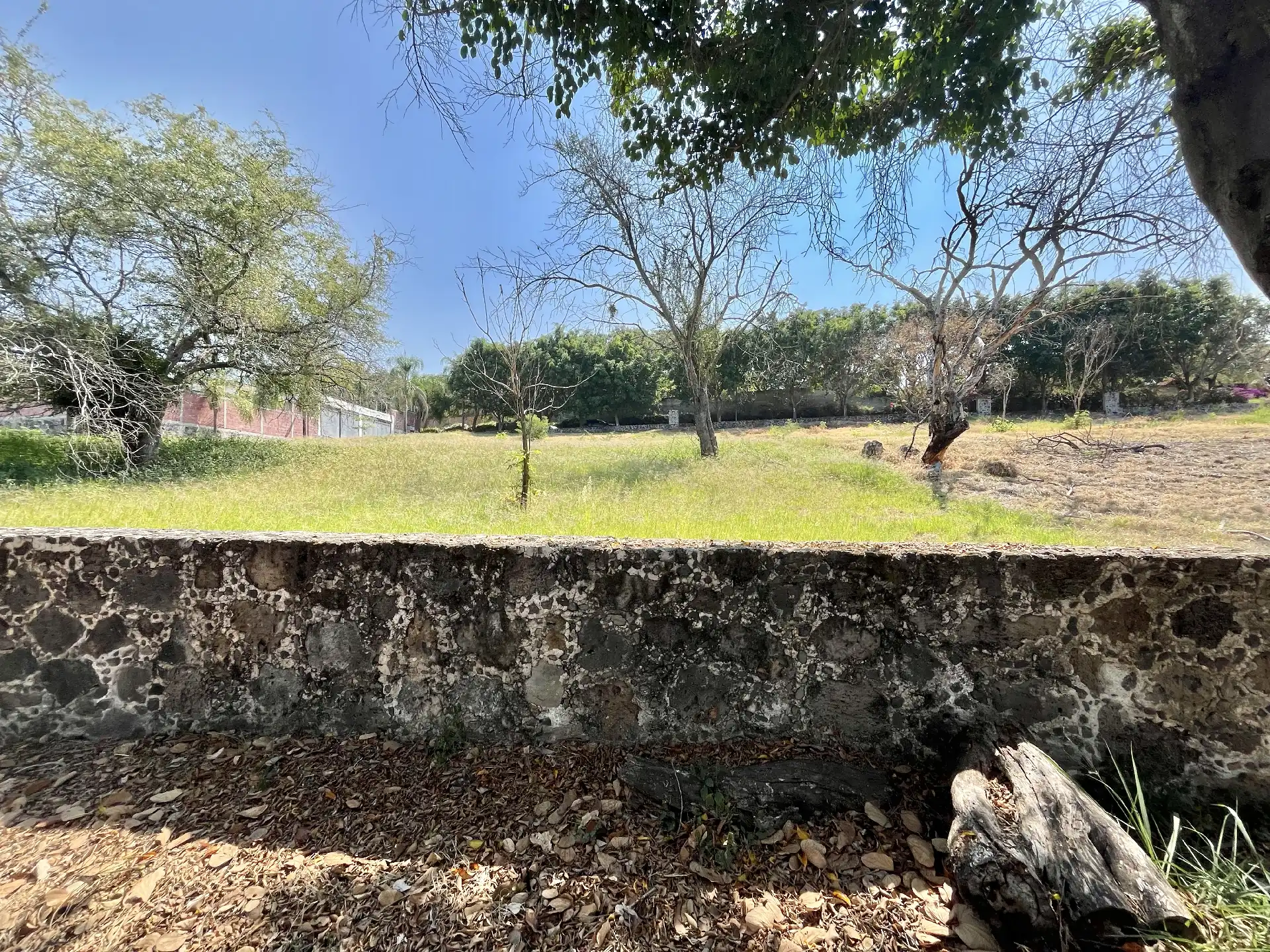Terreno en venta en Fraccionamiento Real de Tezoyuca a 5 min del Tec de Monterrey Campus Cuernavaca
